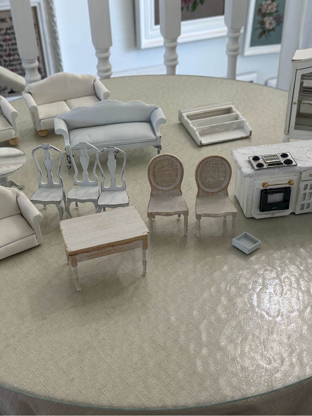 White Miniature Dollhouse Living Room Furniture Set (Lot) all